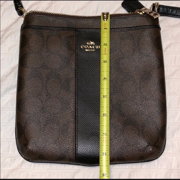 COACH LEATHER CROSSBODY 8x8 1/2” Mint Condition - Picture 7 of 8